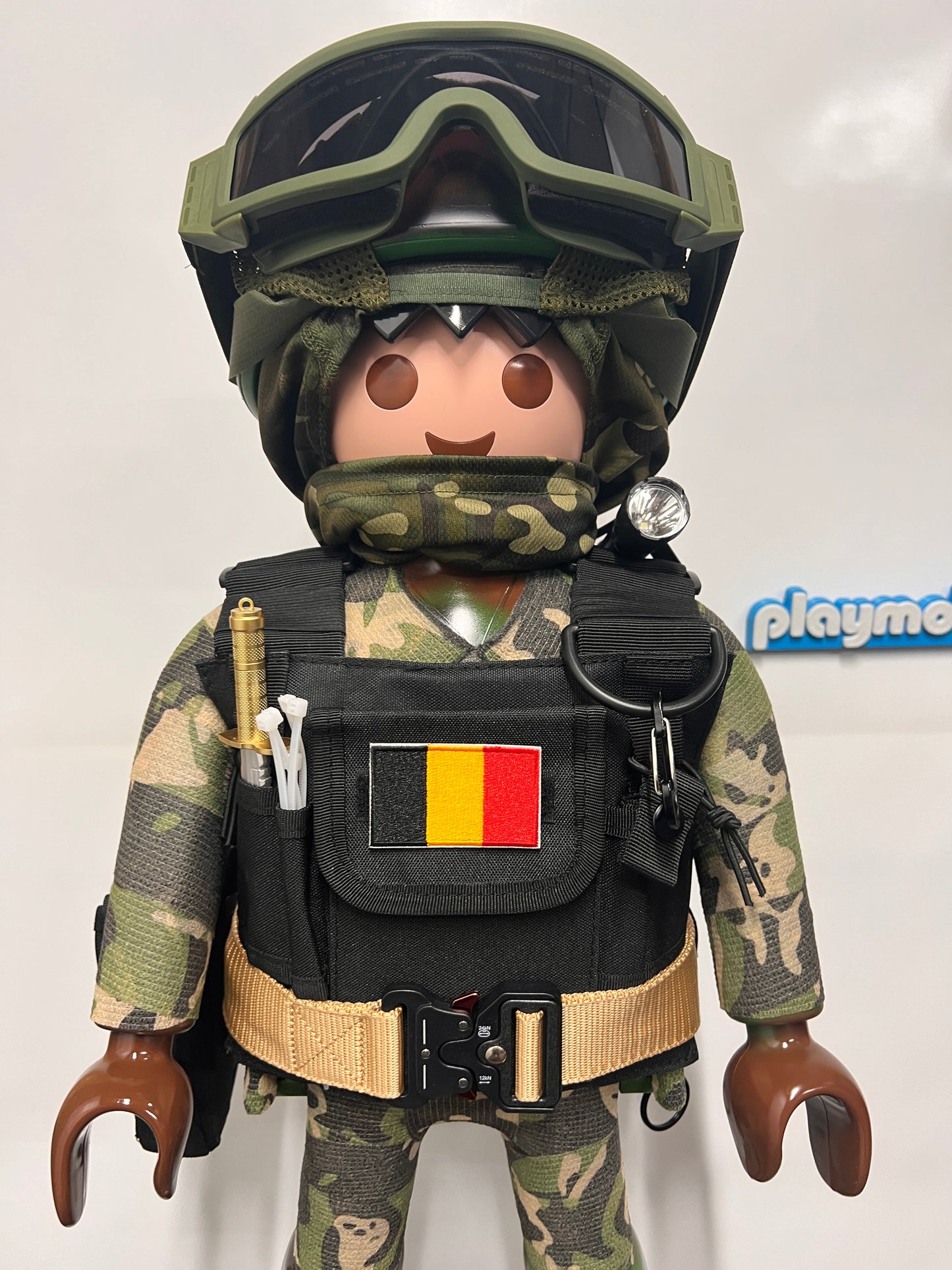 PLAYMOBIL XXL ARMÉE DE TERRE BELGE MILITAIRE PAR VANESSA FODERA ARTOYS DESIGNER 