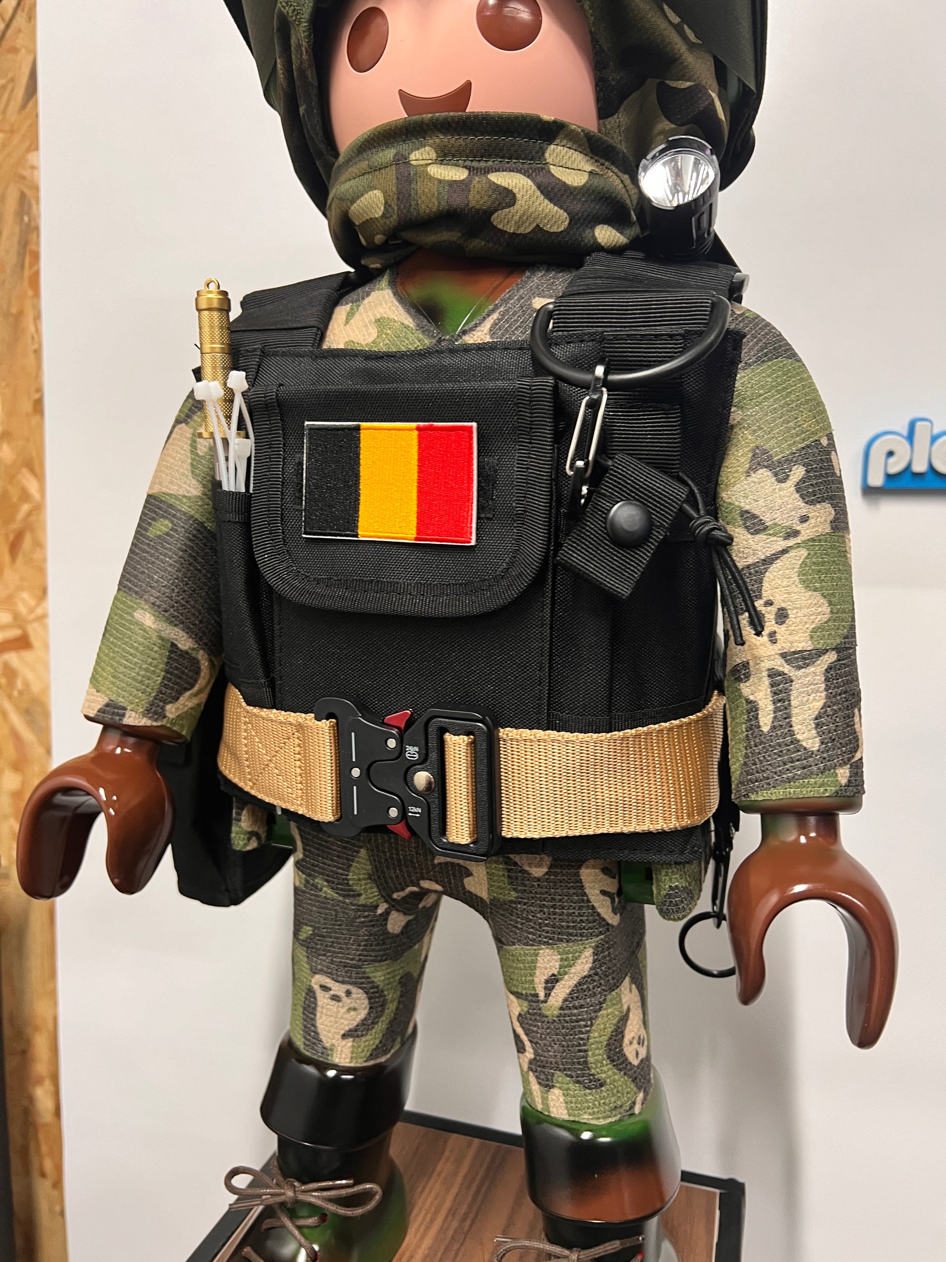 PLAYMOBIL XXL ARMÉE DE TERRE BELGE MILITAIRE PAR VANESSA FODERA ARTOYS DESIGNER 