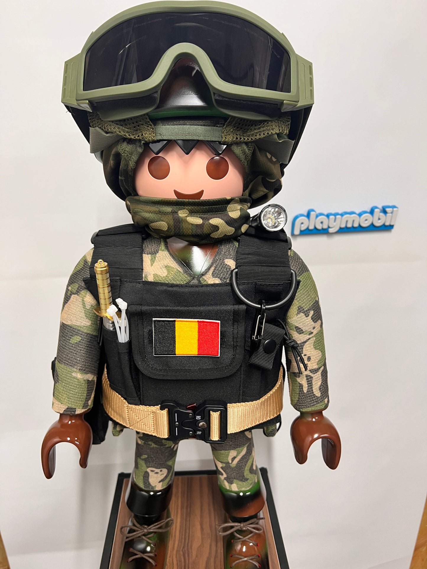 PLAYMOBIL XXL ARMÉE DE TERRE BELGE MILITAIRE PAR VANESSA FODERA ARTOYS DESIGNER 