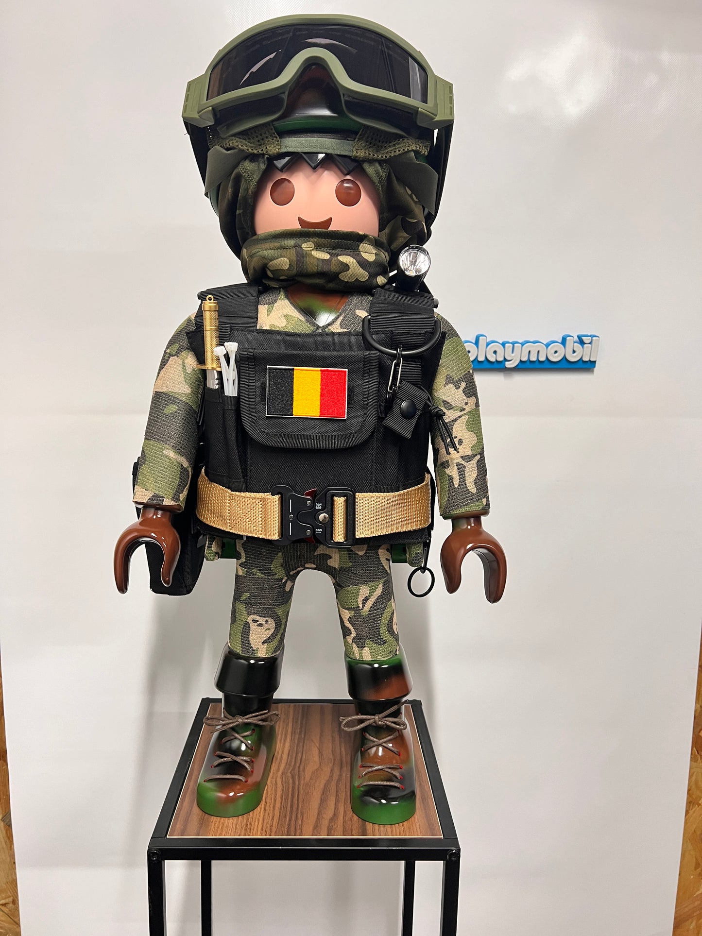 PLAYMOBIL XXL ARMÉE DE TERRE BELGE MILITAIRE PAR VANESSA FODERA ARTOYS DESIGNER 