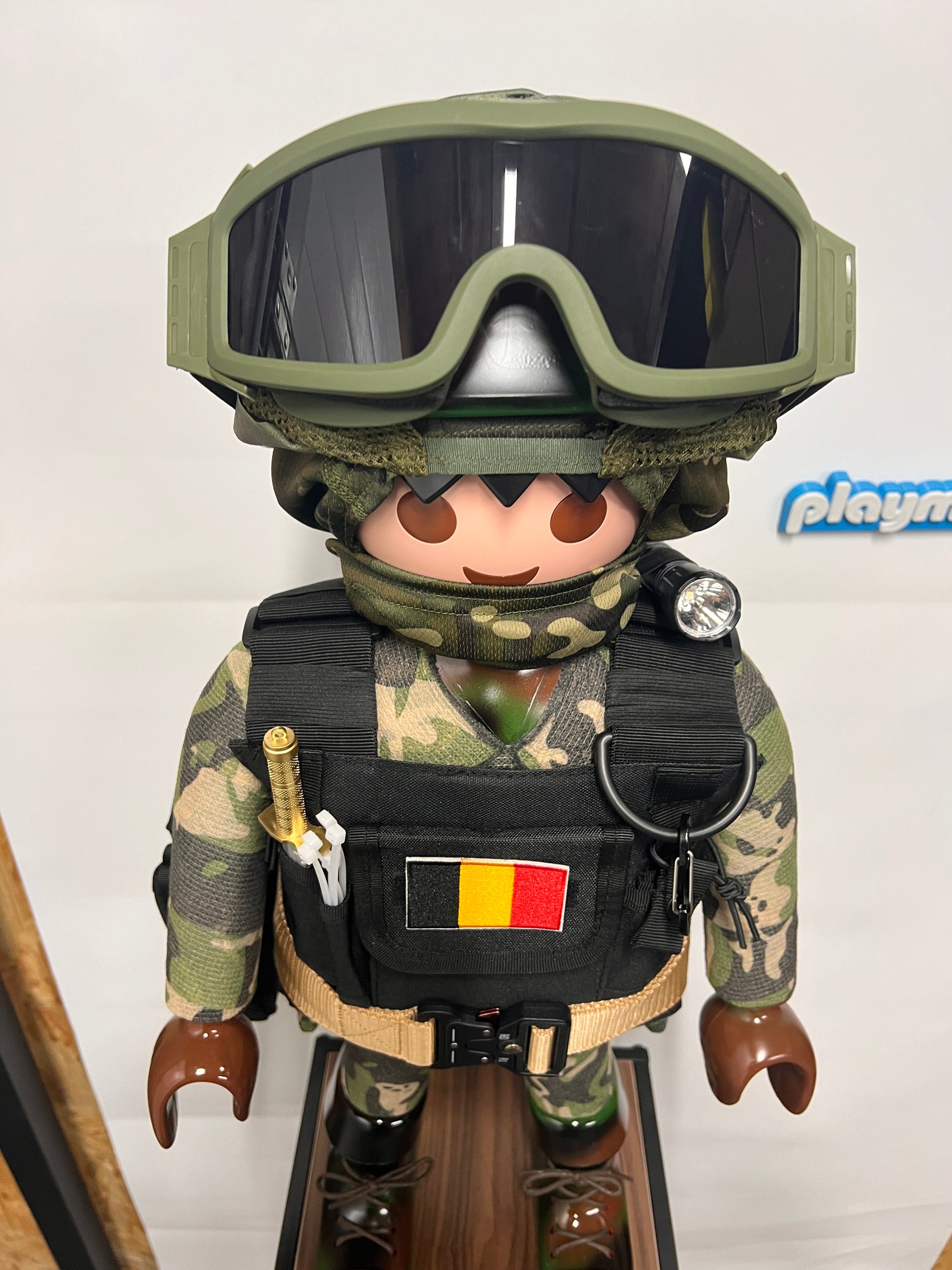 PLAYMOBIL XXL ARMÉE DE TERRE BELGE MILITAIRE PAR VANESSA FODERA ARTOYS DESIGNER 